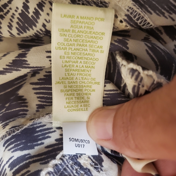 Sigrid Olsen 100% Silk Black and White Patterned Top. MED - Picture 5 of 9